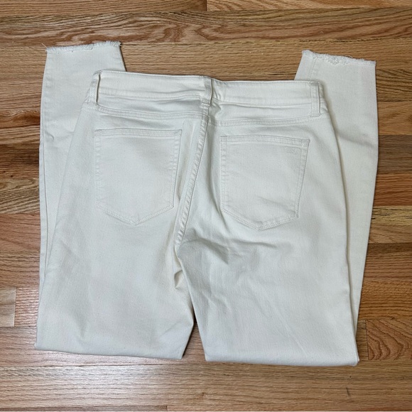 EUC VINEYARD VINES size 6 Ecru Frayed Skinny Jeans - Picture 3 of 3